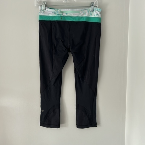 lululemon athletica Pants - Lululemon cropped leggings